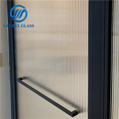 Γυαλί με σχέδια για πόρτες